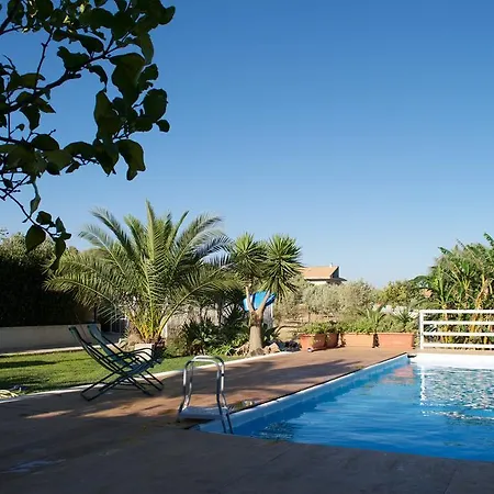 Le Di Giulia Сампиери