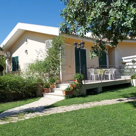 Le Di Giulia Сампиери